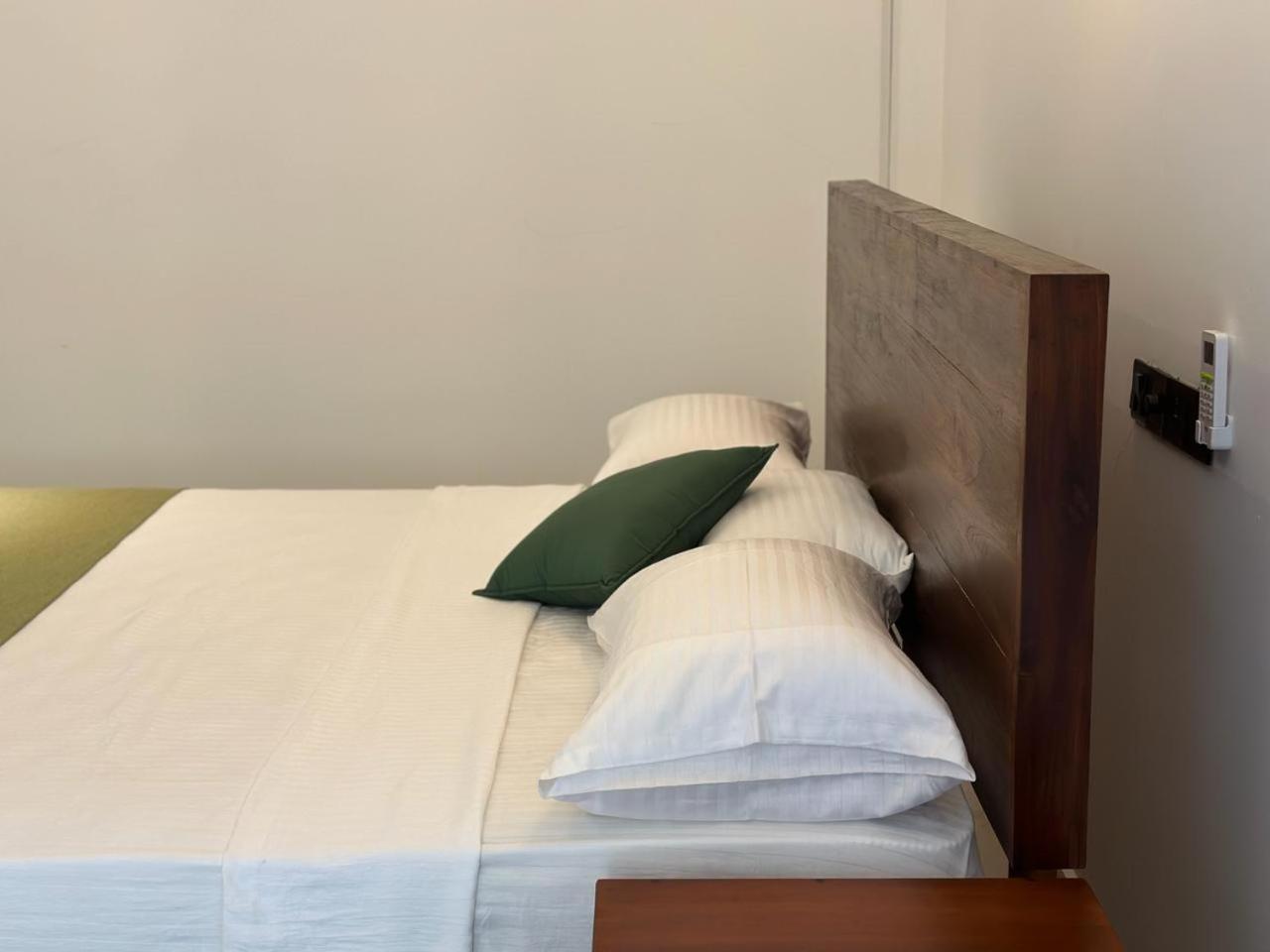 Emerald Home Stay Anuradhapura Ngoại thất bức ảnh