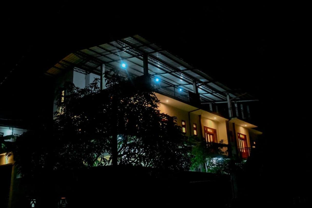 Emerald Home Stay Anuradhapura Ngoại thất bức ảnh