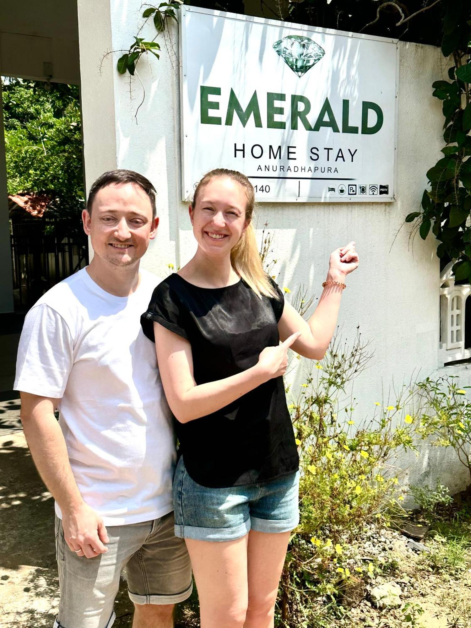 Emerald Home Stay Anuradhapura Ngoại thất bức ảnh